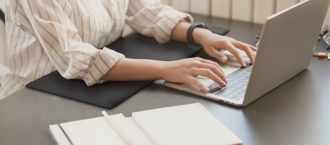 Choosing the Perfect Desk Mat: Style, Size, and Features You Need to Know